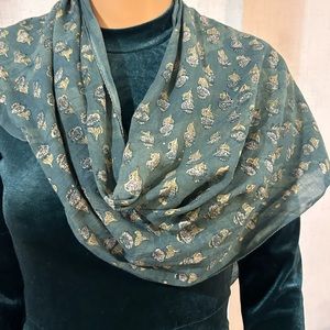 Green and gold scarf